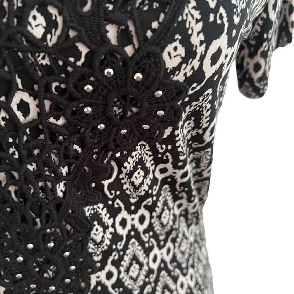 Cruisewear & Company Stretchy Maxi Dress V Neck Lace + Rhinestone Neckline Small - Picture 3 of 8